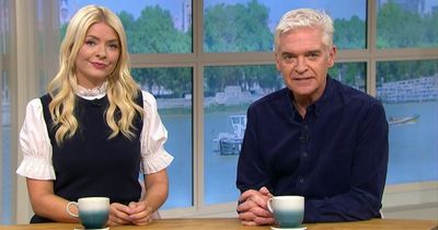 Holly Willoughby and Phillip Schofield savagely trolled by Domino's Pizza over queue row