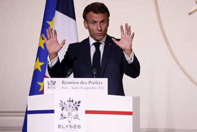 French and Iranian presidents meet amid nuclear talks stalemate