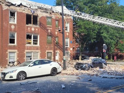 Chicago apartment building explodes, injuring at least six