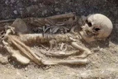 Saxon graves found under Croydon car park by team from Museum of London