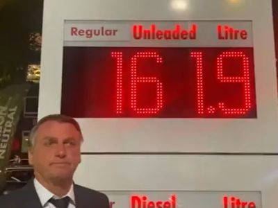 Brazil president Jair Bolsonaro films his shock at UK petrol prices on trip for Queen’s funeral OLD REDIRECTED