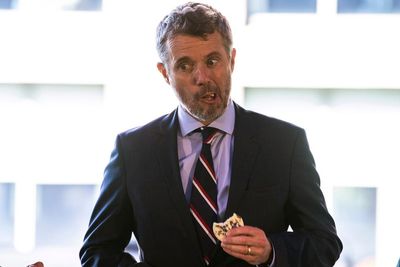 GLIMPSES: If you give a crown prince a cricket cookie ...