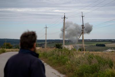 Front line farming: Bombs disrupt critical Ukraine industry