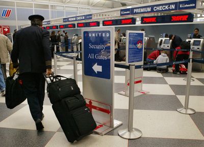 1 airline made a bid to reduce flight hours required for new pilots. FAA rejects it