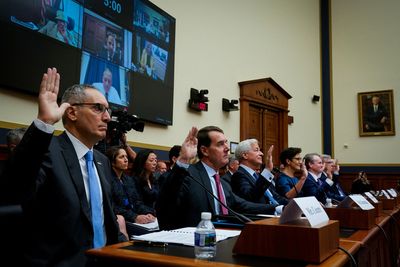 U.S. bank CEOs back Fed hikes during congressional grilling on economy, China ties