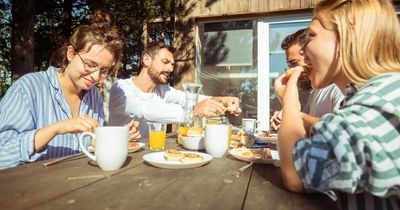 Cafe divides opinion after banning customers from wearing pyjamas