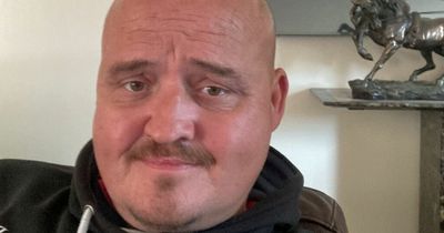Dad suffers horror false spider bite while drinking in pub garden