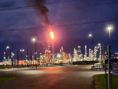 Ohio oil refinery fire kills 2 people; plant shut down