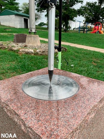Marker in tiny Missouri Ozarks hamlet denotes US center