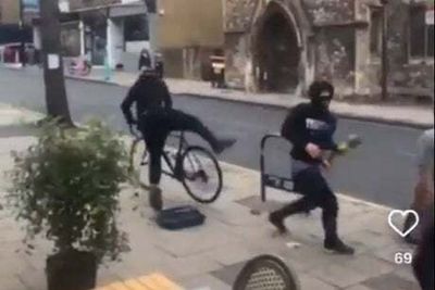 Café customers threatened with angle grinder by bike thieves in Crouch End