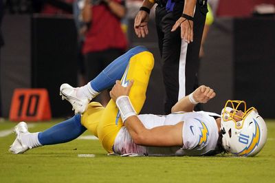 Report: Rib injury didn’t slow Chargers’ Justin Herbert in throwing session