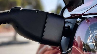 US: Tesla CCS Combo 1 Adapter Is Finally Available