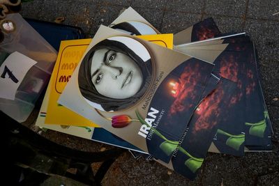 GLIMPSES: On fringes of UN perimeter, placards and protests