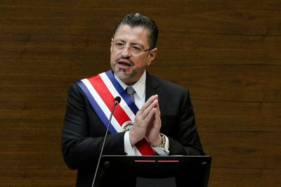 Costa Rican lawmakers investigate president's campaign financing