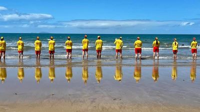 Queensland lifeguard shortage leaves beaches unpatrolled during school holidays