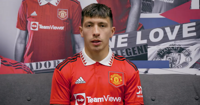 Manchester United ace Lisandro Martinez makes Erik ten Hag admission and lauds 'fighter' Antony