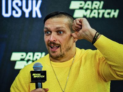 Oleksandr Usyk makes joke about watching Tyson Fury vs Anthony Joshua