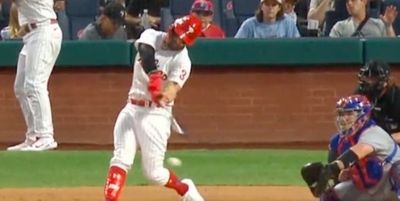 Bryce Harper looked like a fool for arguing that he foul-tipped a ball that he didn’t even come close to