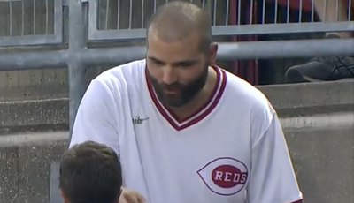 Joey Votto watched Wednesday’s Reds game from the stands and fans loved it
