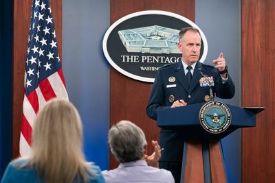 Pentagon lays out new food, housing programs for troops