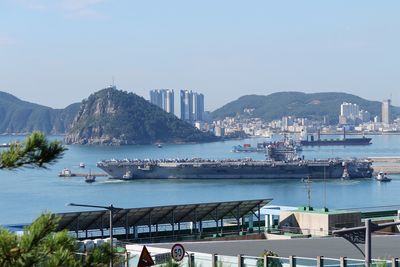 U.S. aircraft carrier arrives in South Korea as warning to North