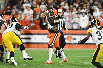 Jacoby Brissett throws pair of first-half TD passes for Browns