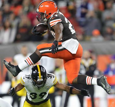 Nick Chubb finds paydirt on fourth down for Browns