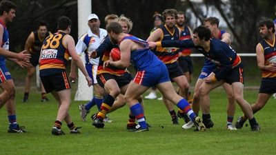 Mallee Football and Netball League collapses as lack of volunteers, junior players drive teams away