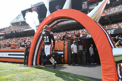 Browns score wild touchdown on last play in win over Steelers