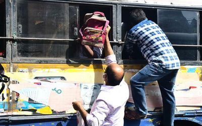 Operators keep their plans, buses ready in Nellore, Ongole to meet Dasara rush