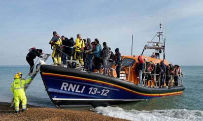 More than 1,000 people cross the Channel in small boats