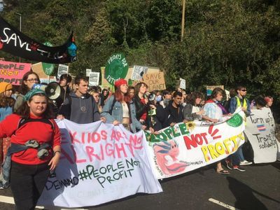 Hundreds of young people march through Edinburgh in climate protest