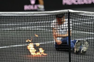 Tsitsipas shrugs off fiery Laver Cup protest to give Europe 2-0 lead
