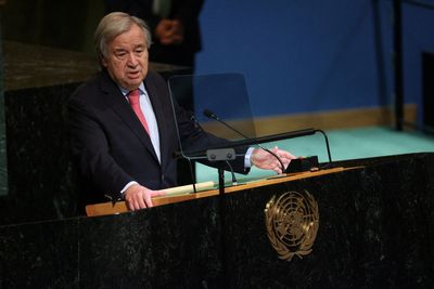 U.N. chief met Iran's president, raised human rights issues, spokesman says
