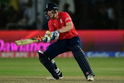 Brook, Duckett help England thump Pakistan in third T20I