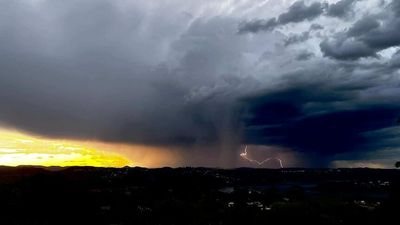 Wild supercell storms ahead over spring and summer for Australia's east coast, BOM warns