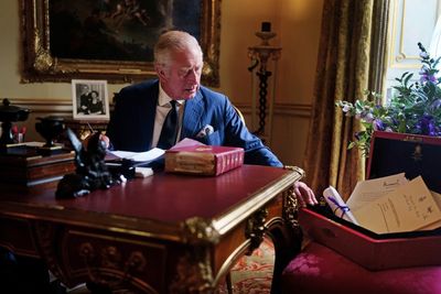 King Charles pictured with red box for first time at Buckingham Palace