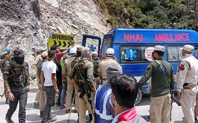 Woman gives birth in ambulance as shooting stones disrupt traffic on Jammu-Srinagar NH