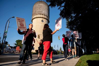 Eastern Michigan University faculty ratify new contract