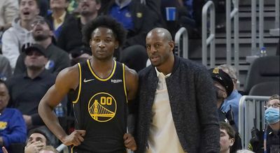 Jonathan Kuminga reacts to Andre Iguodala’s decision to re-sign with the Warriors