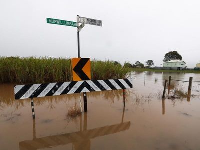 Two towns cut off, NSW on flood alert