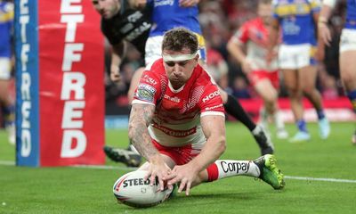 St Helens sink Leeds to win record fourth consecutive Grand Final