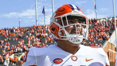 Clemson’s Bresee Makes Emotional Return After Death of Sister