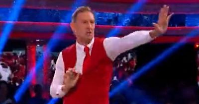 Tony Adams leaves fans in stitches with Arsenal-themed dance on Strictly debut