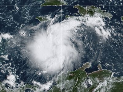 Tropical Storm Ian is tracking toward Florida and may soon hit hurricane status