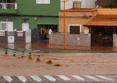 Flights cancelled as storm Hermine hits Spain's Canary Islands