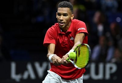Auger-Aliassime downs Djokovic as Team World eye Laver Cup title