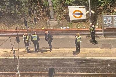 Dalston: Overground passenger ‘stabbed in liver’ by ‘angry’ knifeman