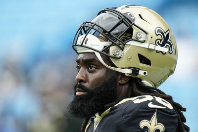 WATCH: Demario Davis leads the Saints pregame huddle before Week 3 kickoff