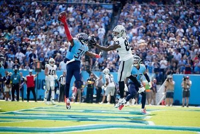 Twitter reacts to Titans escaping with victory vs. Raiders